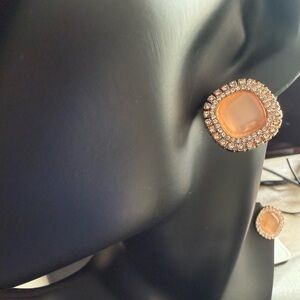 (NEW) Elegant Gold and Orange Stud Earrings